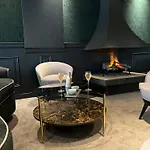 Le Trophée By M Hotel