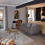 Hotel Le Trophée By M