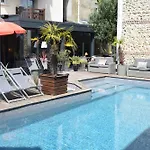 Hotel Le Trophée By M