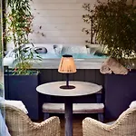 Hotel Le Trophée By M 3*