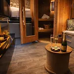 Le Trophée By M 3*