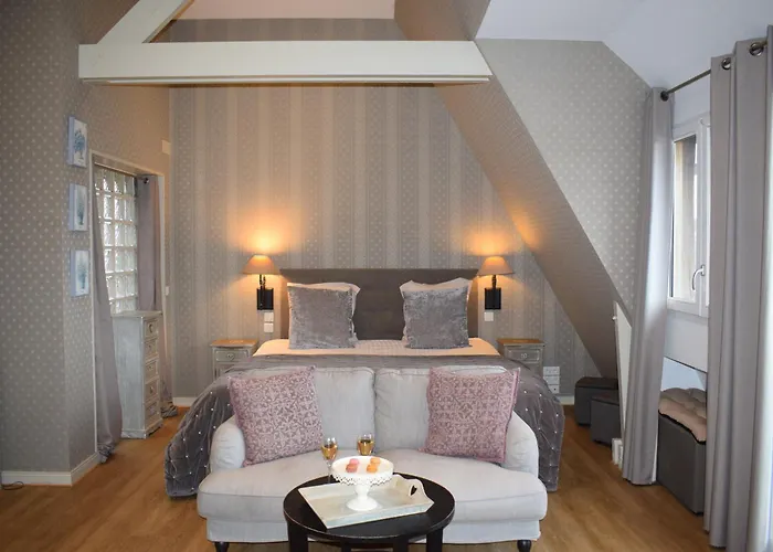 Hotel Le Trophée By M