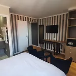 Отель Le Trophee Boutique Spa- La Loggia Довиль