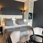Le Trophee Boutique Spa- La Loggia Отель 3*