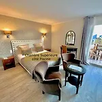 Le Trophee Boutique Spa- La Loggia Отель Довиль