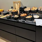 Отель Le Trophee Boutique Spa- La Loggia Довиль