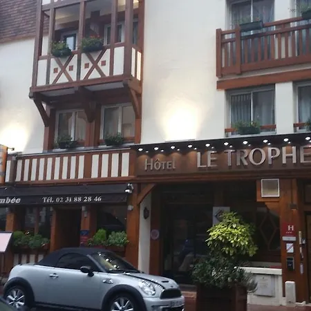 Le Trophée By M
