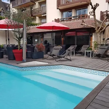 Le Trophee Boutique Spa- La Loggia 多维尔