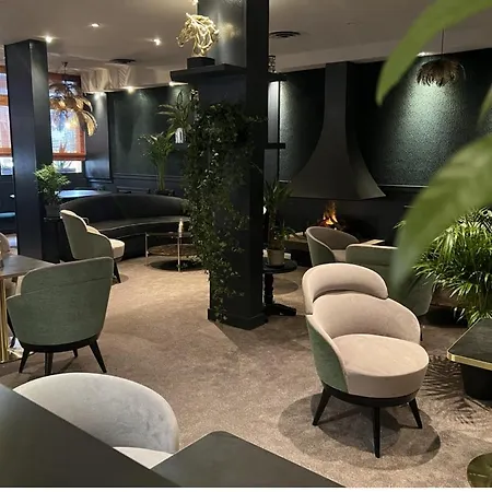 Le Trophee Boutique Spa- La Loggia Hotel