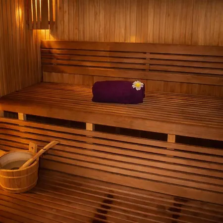 Le Trophee Boutique Spa- La Loggia 3* 도빌