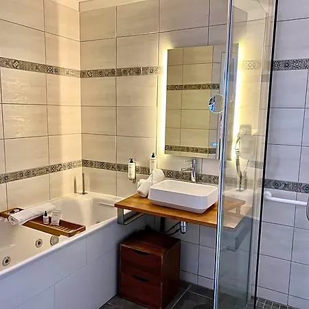 Le Trophee Boutique Spa- La Loggia Deauville
